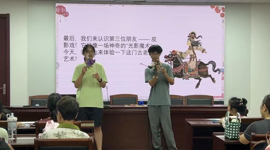 惠润乡土・风筑新梦实践小队走进雨花近华小区开展戏曲非遗体验活动活动照片